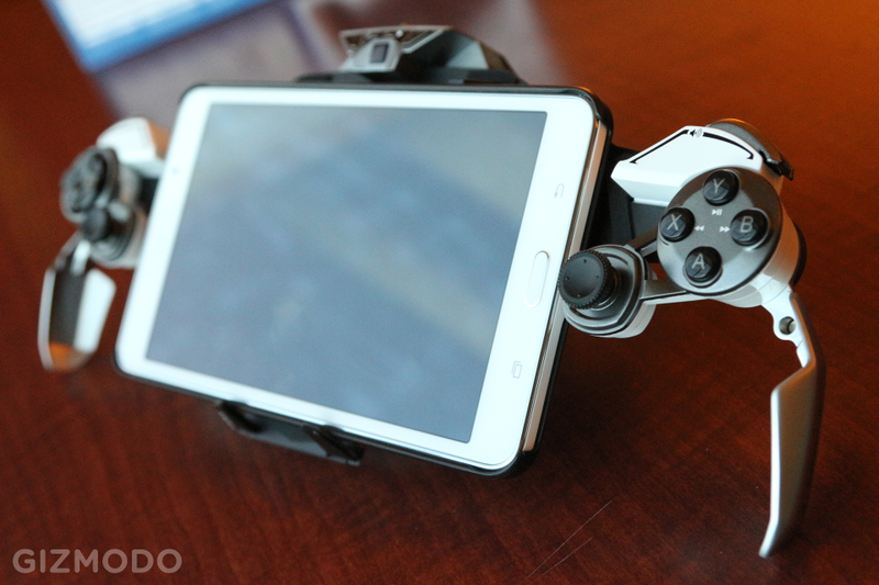 Illustration for article titled Mad Catz Just Made The Most Insane MouseĀ AndĀ The Craziest Gamepad